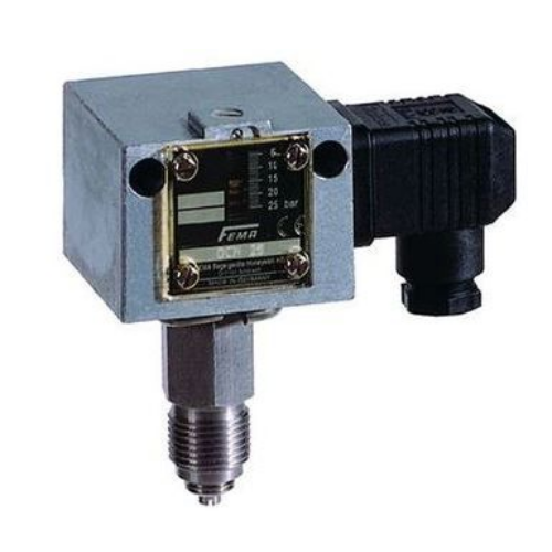 DCM10
