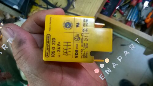 105G220-24VDC röle